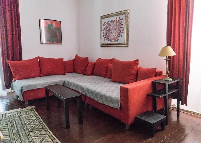 Giunio House, Old Town Centre